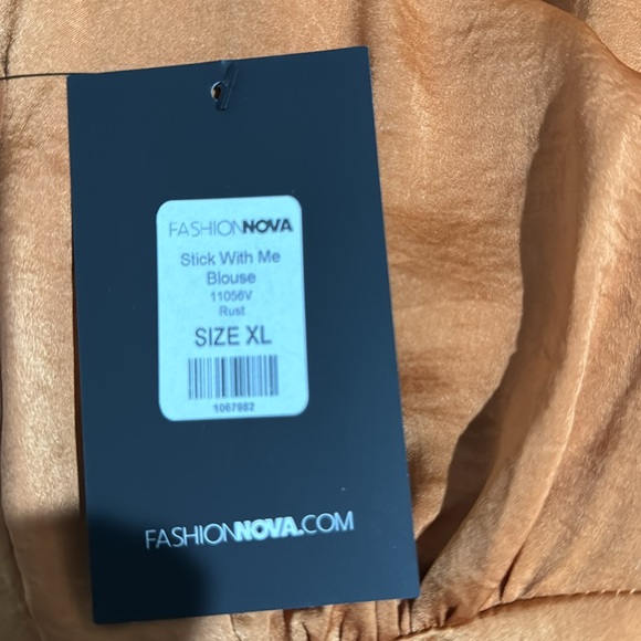 STICK WITH ME BLOUSE - RUST - Picture 5 of 5